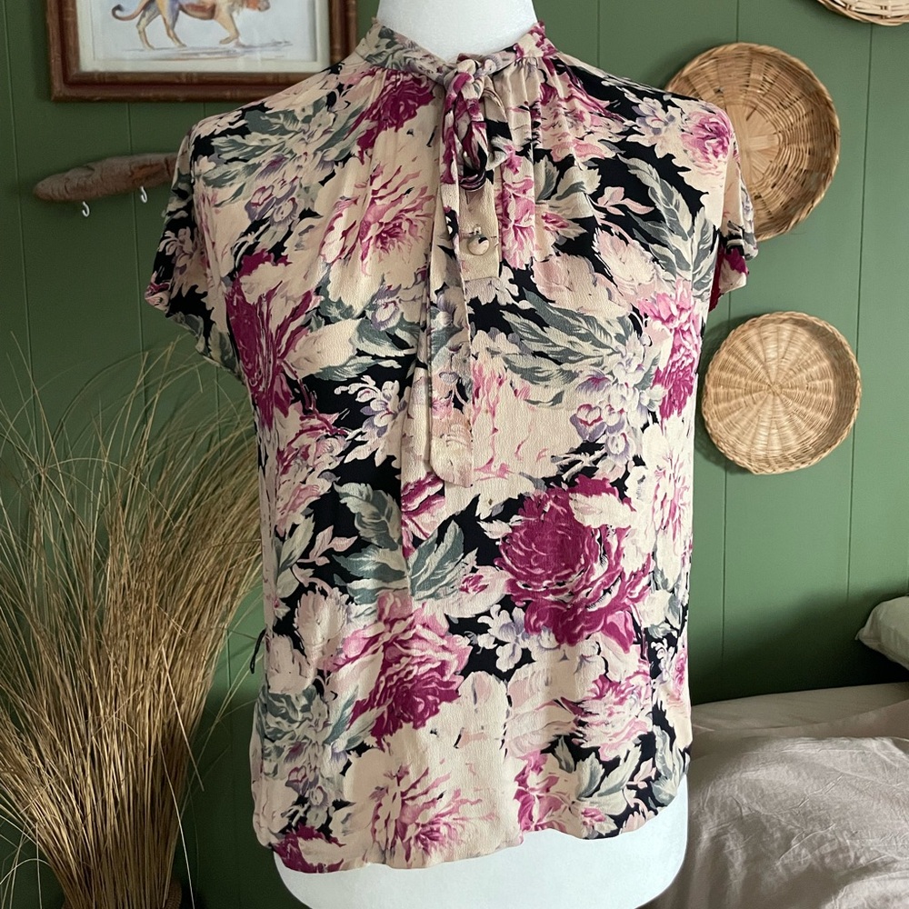 Vintage 70s Toute Suite New York Floral Print High Neck Button Tie Office Blouse